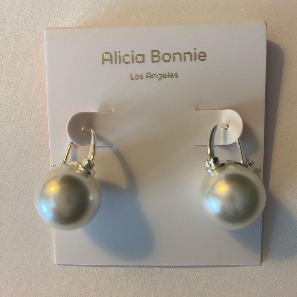 Authentic Alicia Bonnie Silver White Pearl Blanche Earrings NWT